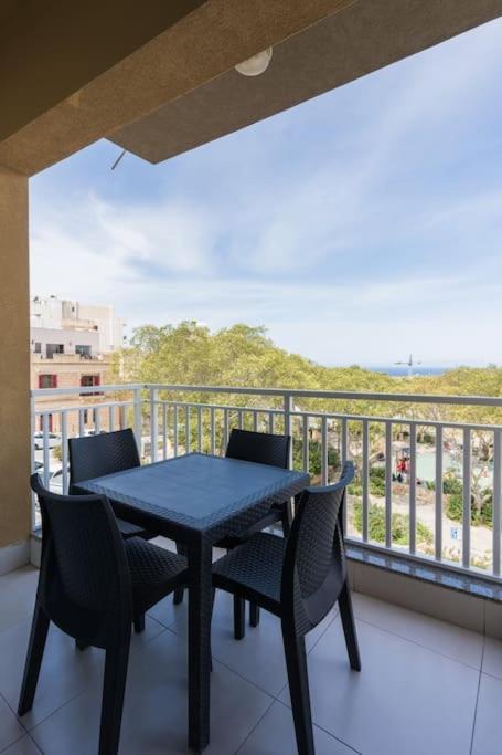 Sea View-hosted By Sweetstay Apartment