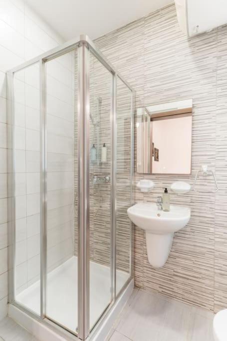 Sea View-hosted By Sweetstay Apartment *