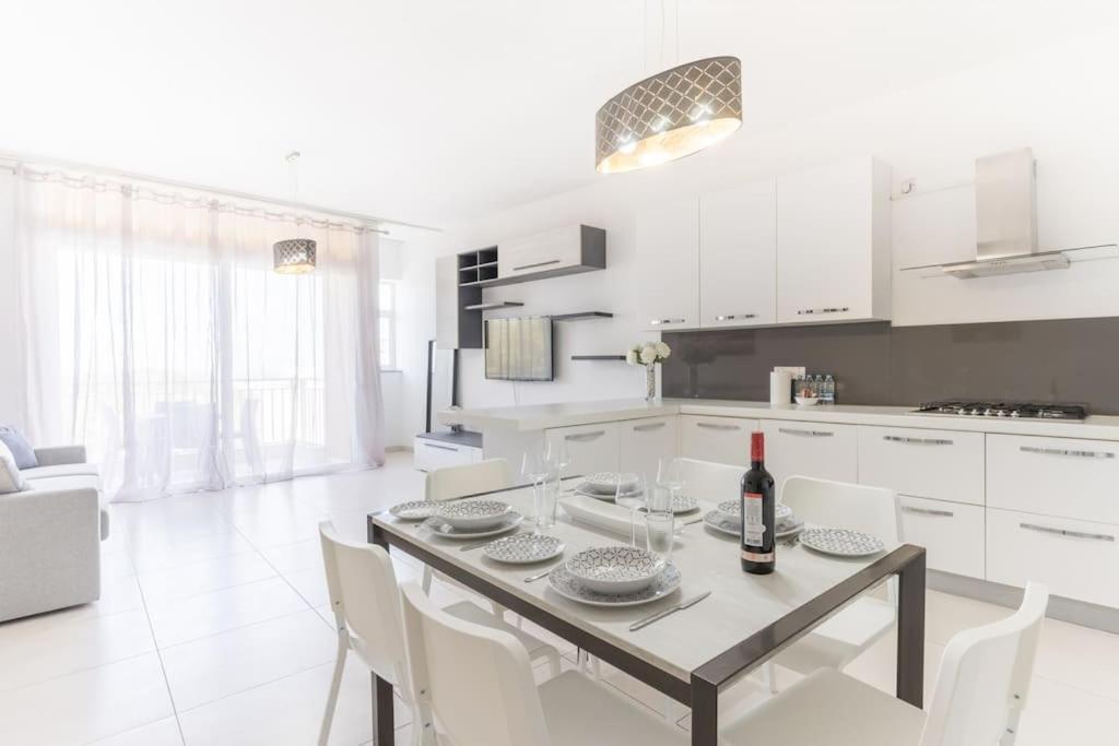 Appartamento Sea View-hosted By Sweetstay