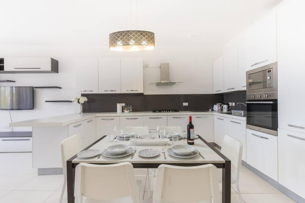 Sea View-hosted By Sweetstay Apartment Mellieha