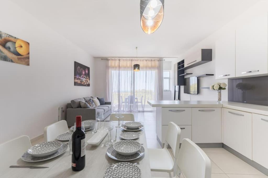 Sea View-hosted By Sweetstay Apartment *