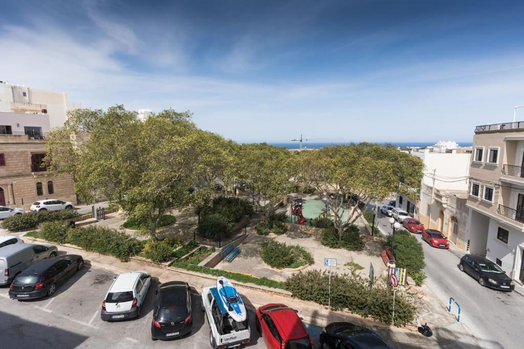 Apartment Sea View-hosted By Sweetstay